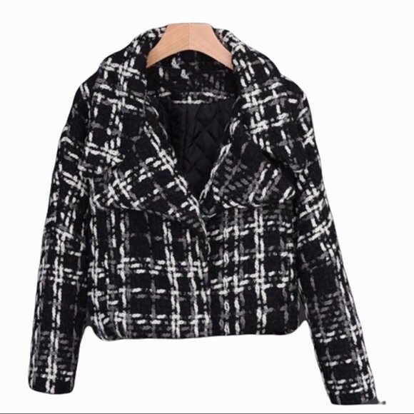 Black & White Chunky Tweed Jacket Size Large